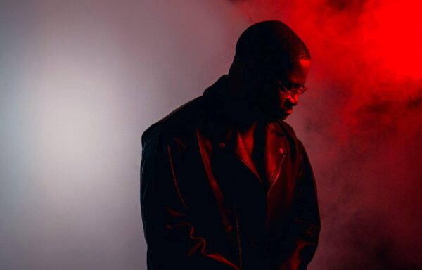 Capa do álbum PARADOXO de Kelson Most Wanted