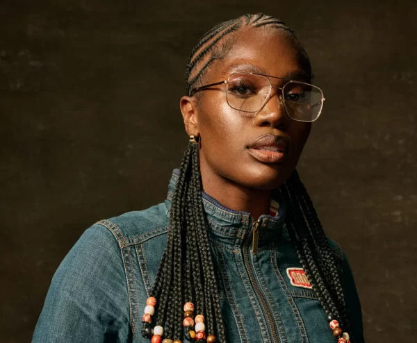 Doechii em retrato artístico durante a promoção do single “Girl, Get Up”, lançado com a participação de SZA em 2025.