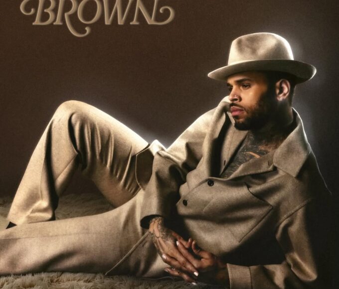 Capa oficial do álbum BROWN de Chris Brown, disponível em maio de 2026