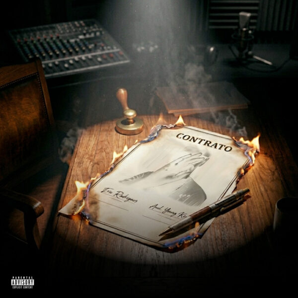 Capa do single "Contrato" de Eric Rodrigues com Axel e Young King — documento em chamas sobre uma mesa de estúdio de gravação, com carimbo, caneta e microfone ao fundo.