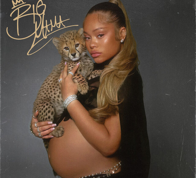 Capa do ultimo album da carreira da rapper Latto, este album "Big Mama" foi lançado hoje 29 de maio de 2026.