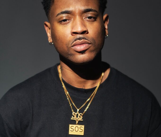 Deezy CEO da SOS anuncia single Coringa lançamento junho 2026 rap angolano.