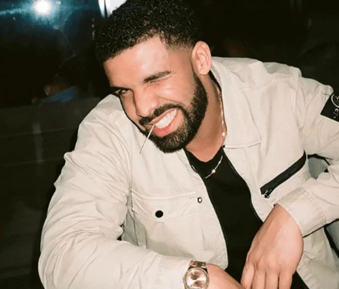 Drake anuncia live "FOMO" no YouTube marcada para 15 de setembro